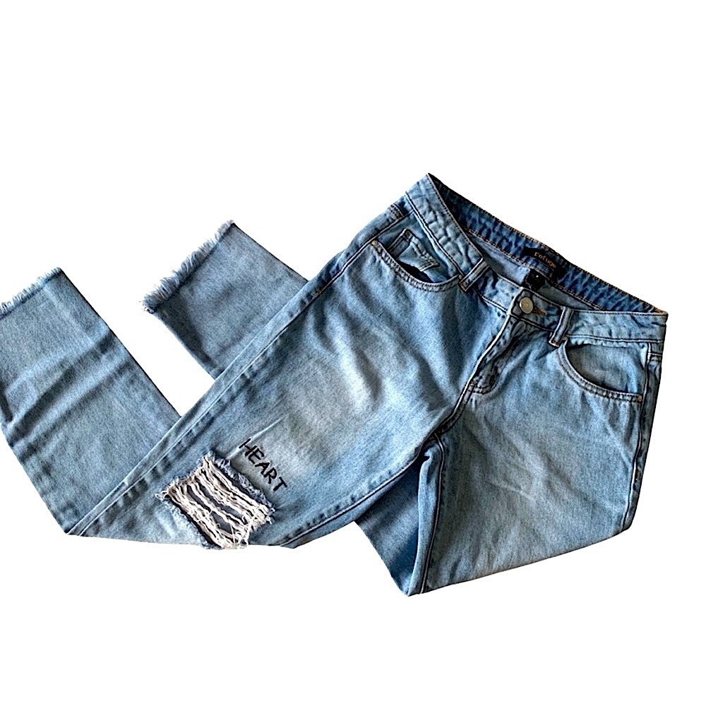 REFUGE Straight Leg Heart Breaker Cropped Distressed Raw Hem Jeans Size 0